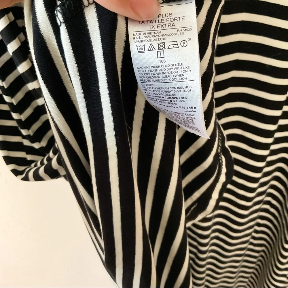 Old Navy Striped Dress - Picture 9 of 9